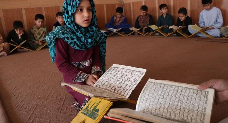 Более 600 млн детей в мире не умеют писать и считать – ЮНЕСКО