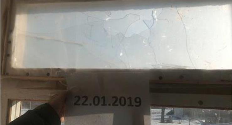 Сепаратисты обстреляли детсад и жилой дом на Донбассе