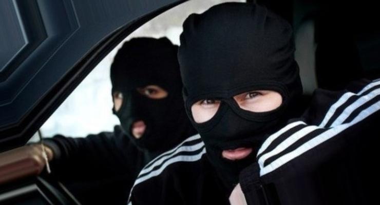 В Киеве налетчики в масках ограбили бизнесменов из Польши