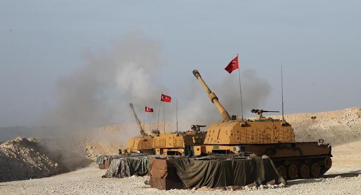 Война в Сирии: Турция третий день обстреливает силы курдов