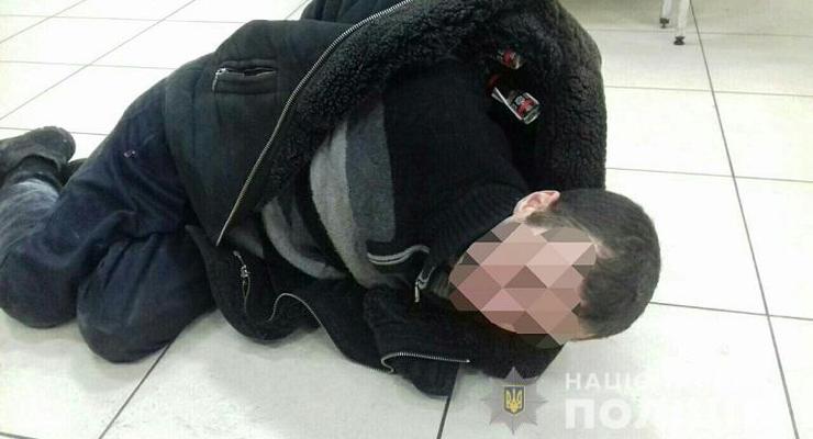 Под Киевом мужчина заночевал в супермаркете, чтобы поесть