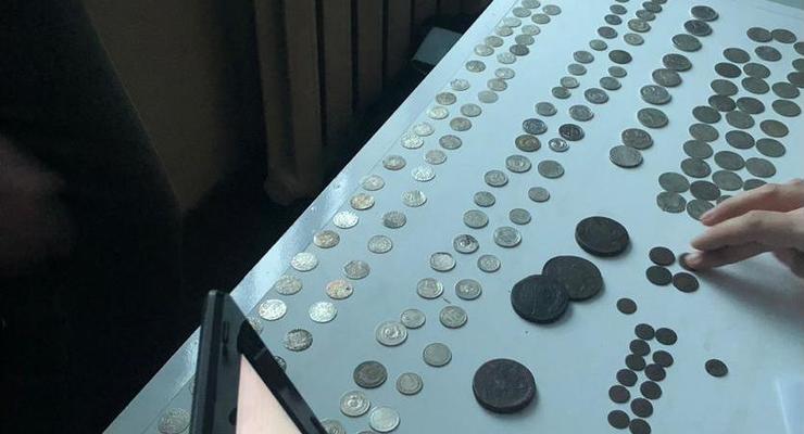 Украинец пытался вывезти в Польшу сотни старинных монет