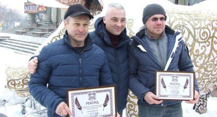 В Тернополе установили рекорды: В снегу и с гвоздями