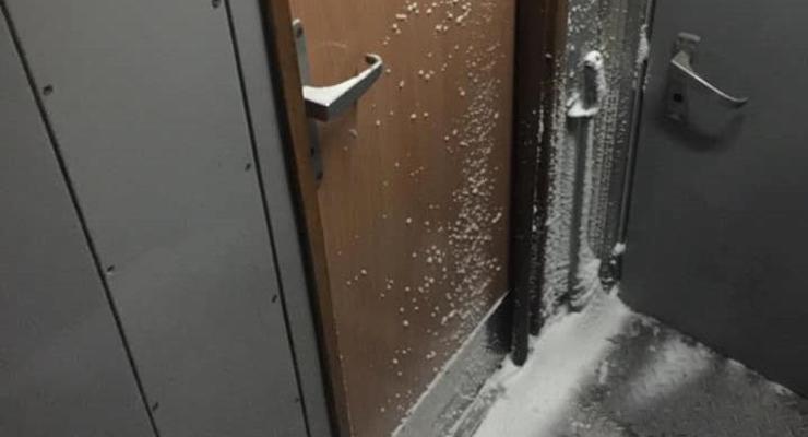 Пассажир показал снег и мрак в международном поезде Укрзализныци