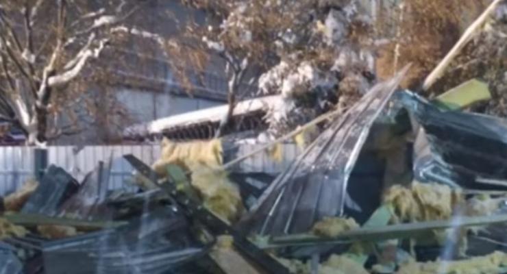 В Харькове обрушилась крыша гаражного кооператива: Двое пострадавших