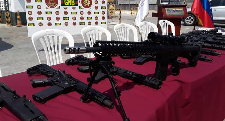 В Венесуэле заявили об изъятии партии оружия из США