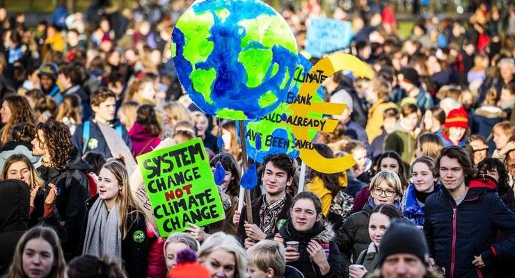 В Нидерландах тысячи школьников провели климатический марш