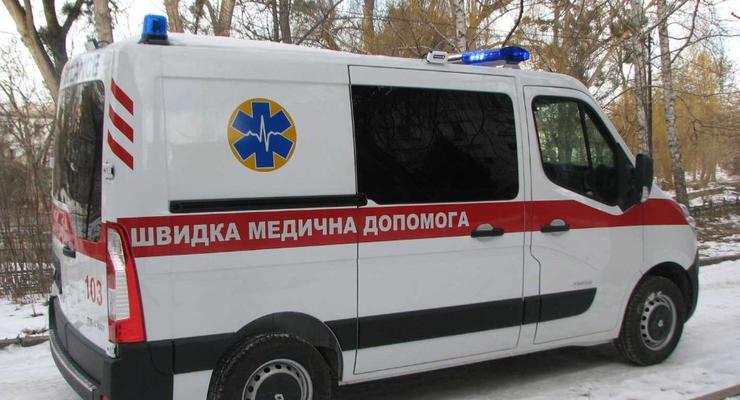 Под Харьковом мужчина сломал нос фельдшеру скорой помощи