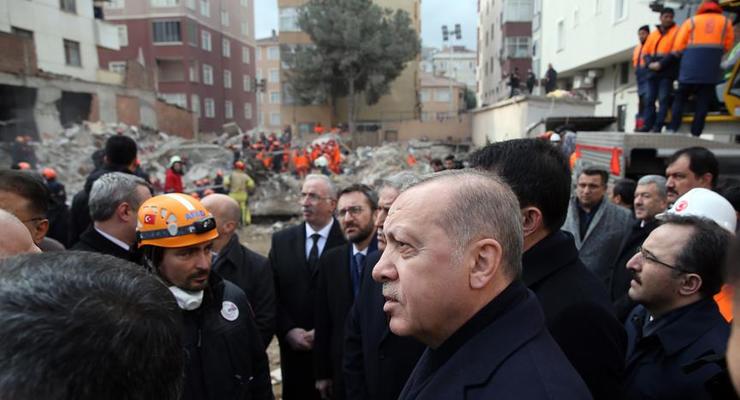 Обрушение дома в Стамбуле: количество жертв достигло 17 человек