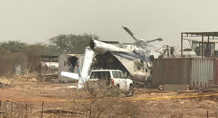 В Африке упал военный вертолет с 23 людьми на борту