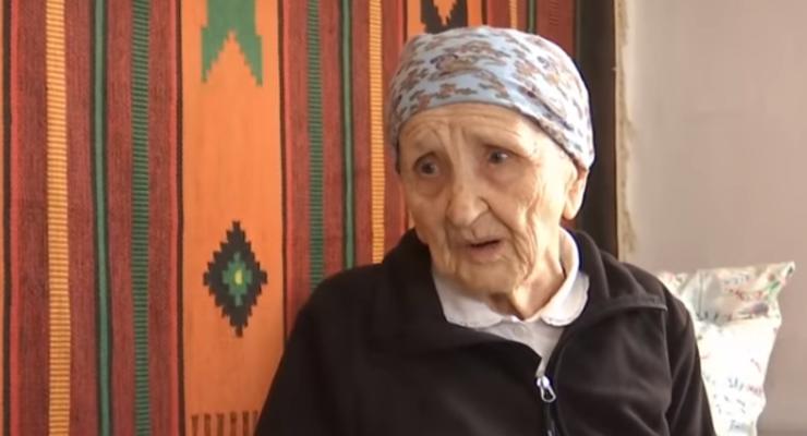 Села на шпагат в 93 года: Под Львовом пенсионерка установила рекорд