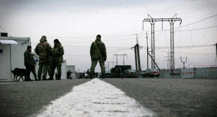 Боевики "ДНР" поиздевались над людьми: 46 украинцев ночевали в серой зоне