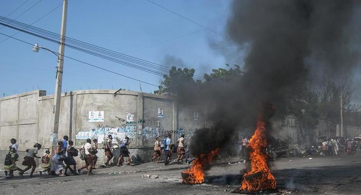 В беспорядках на Гаити погибло семь человек