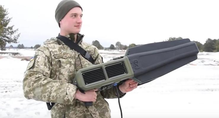 Украинские военные испытывают "глушилку" дронов