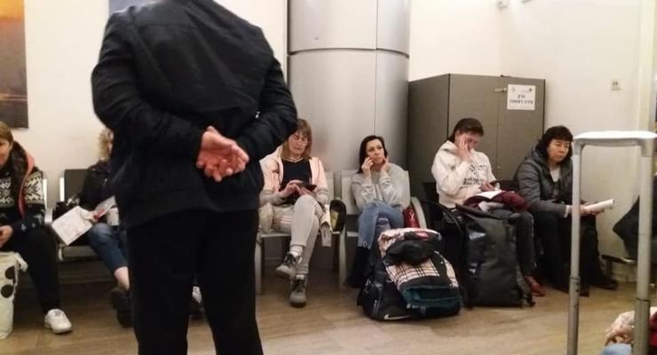 В аэропорту Израиля удерживали 140 украинцев
