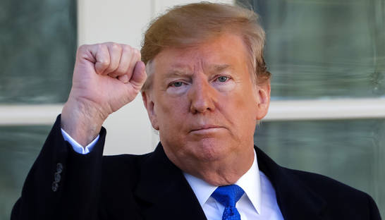 Трамп уведомил Конгресс о введении режима ЧП в США