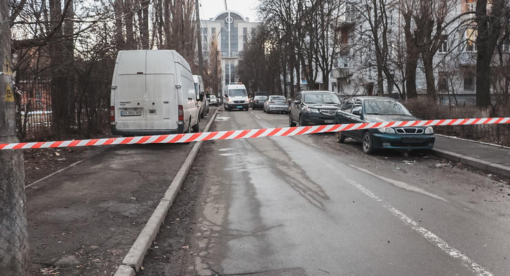 В Киеве перекрыли улицу из-за гранаты возле школы