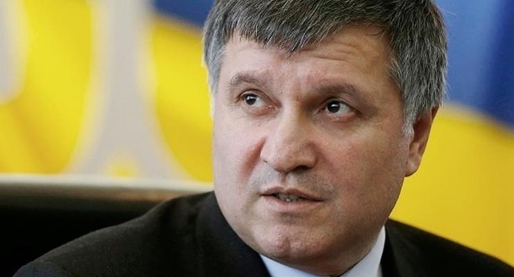 Восемь кандидатов в президенты Украины попросили охрану - Аваков