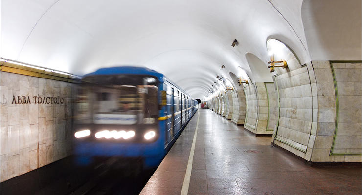 Минирование метро: Крещатик и Майдан открыли, проверяют Льва Толстого и Дворец Спорта