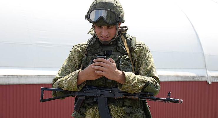 Военным РФ запретили иметь смартфоны и вести соцсети