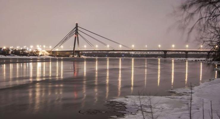 В Киеве ограничат движение транспорта на Северном мосту