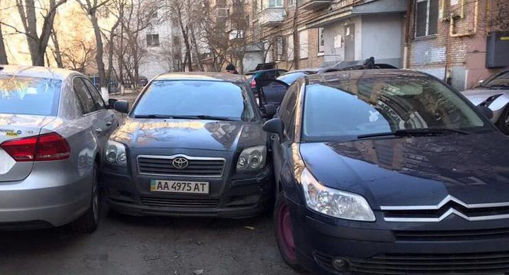 В Киеве полиция с погоней задержала супружескую пару