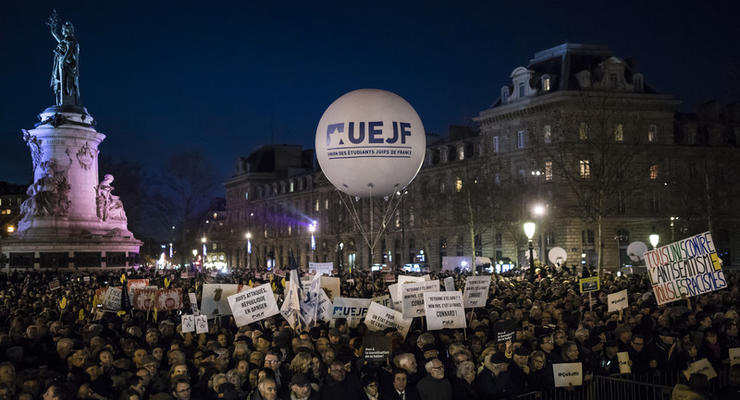 Во Франции прошли акции против антисемитизма