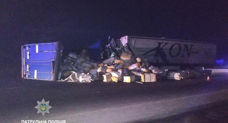 В Житомирской области в ДТП попали три грузовика