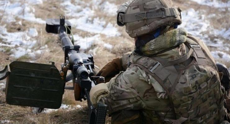 Сепаратисты выпустили 100 мин, ранен боец - штаб