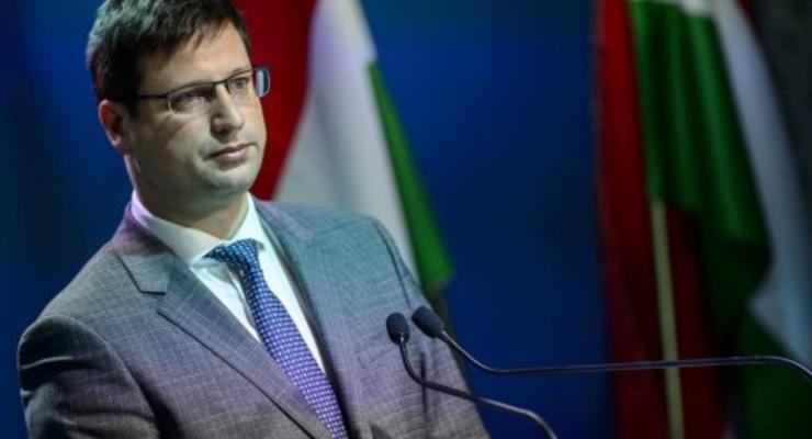 Венгрия назвала закон Украины об образовании "полуфашистским"