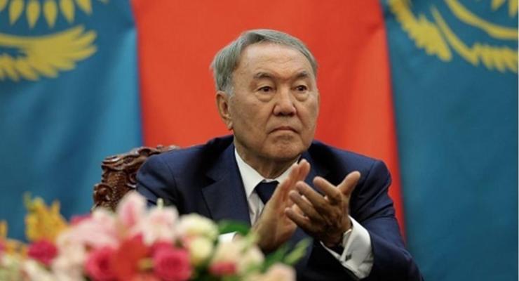 С валюты Казахстана исчезнет российский язык