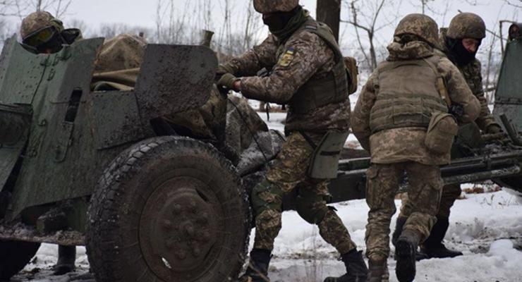 Обстрелы на Донбассе: погиб один военный