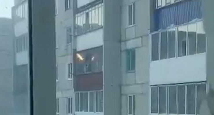 Росгвардеец устроил стрельбу из автомата с балкона многоэтажки под Челябинском