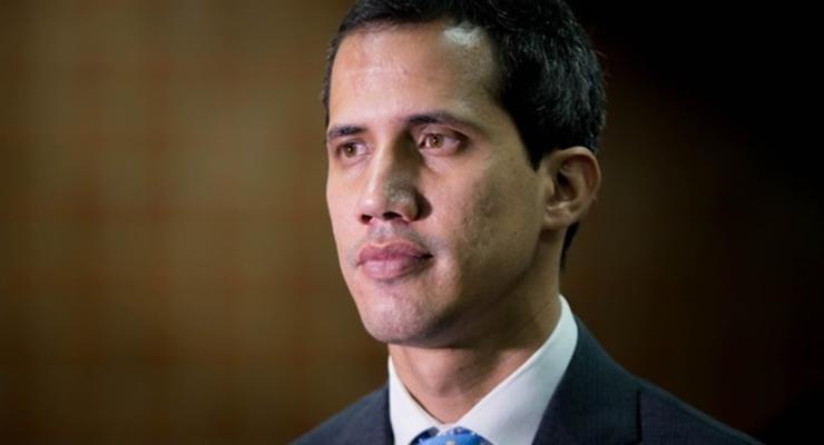 Гуайдо пригрозили десятками лет тюрьмы в Венесуэле