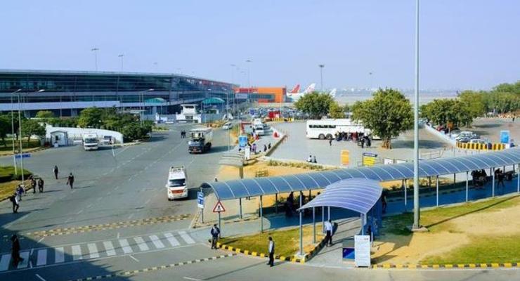 Украинцы застряли в аэропорту Дели из-за конфликта Индии и Пакистана
