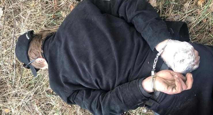 В Киевской области мужчина угрожал копам гранатой