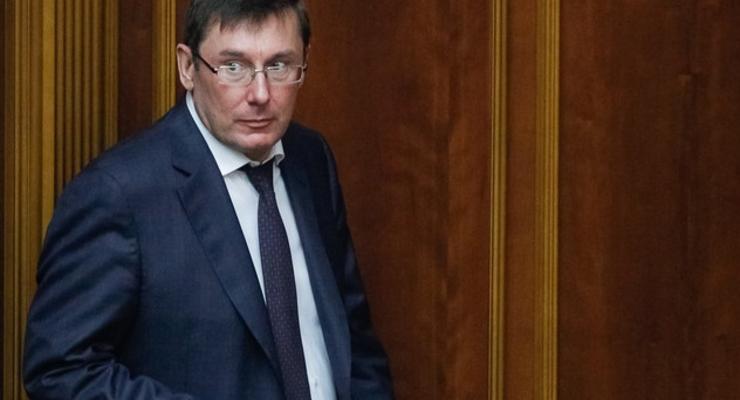 Луценко обещает вручить подозрения по хищениям в армии после выходных