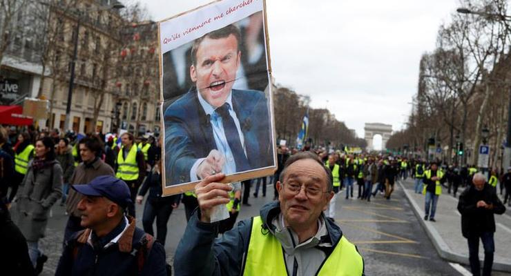 "Желтые жилеты" проводят шесть акций в Париже