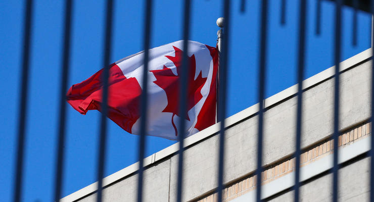 Финдиректор Huawei подала иск против Канады