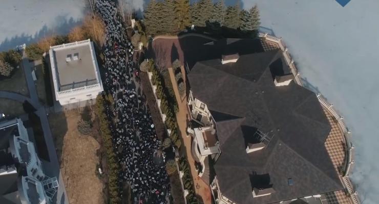 Активисты показали шикарный дом Гладковского с высоты