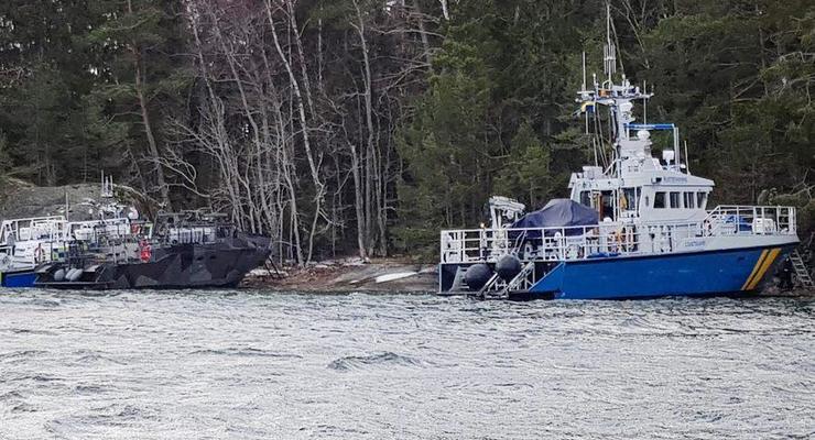 В Швеции сел на мель военный катер: семь пострадавших