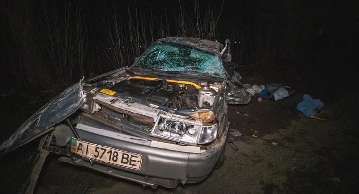 Под Киевом в тройном ДТП погибли два человека
