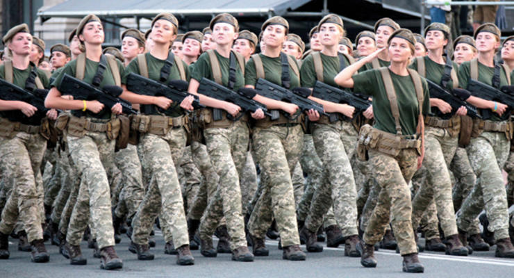 В военные лицеи и вузы без ограничений начнут брать девушек