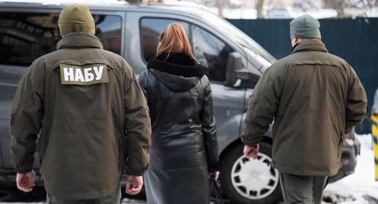 25 участков и 9 авто: НАБУ арестовало имущество чиновников "Спецтехноэкспорта"