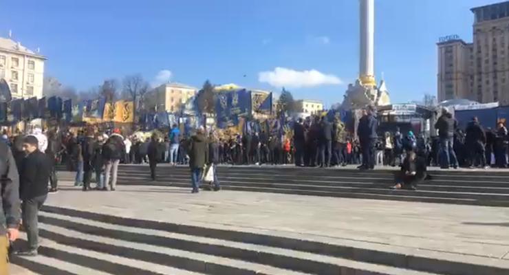 На Майдане собрались недовольные коррупцией в "Укроборонпроме": Что происходит в центре