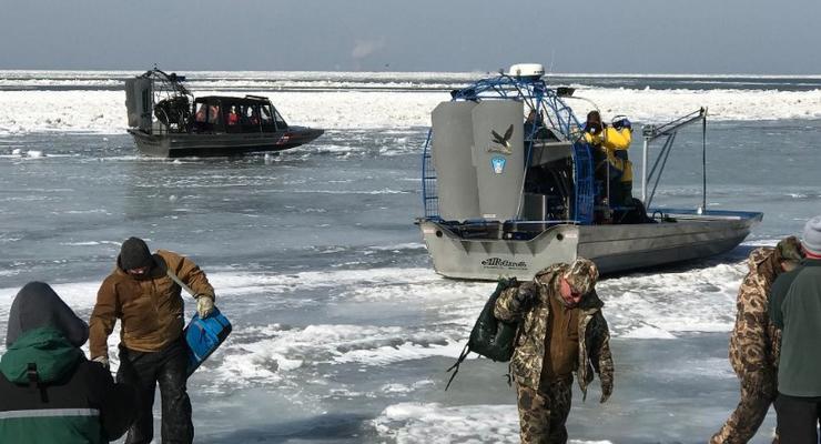 В США спасли 46 рыбаков с отколовшейся льдины