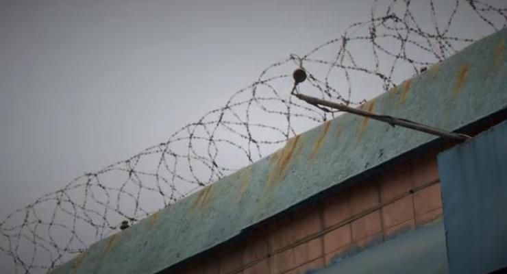 Сотрудников Бердянской колонии подозревают в пытках заключенных