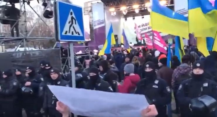 Порошенко в Житомире: Нацкорпус вышел на митинг