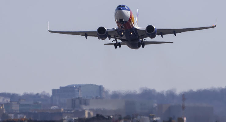 Пилоты Boeing 737 MAX сообщают о проблемах с управлением самолетом