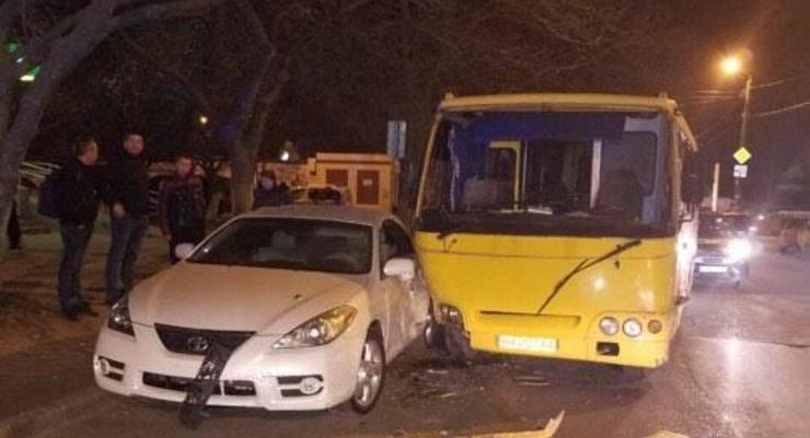 Пьяный водитель маршрутки в Одессе стал виновником ДТП